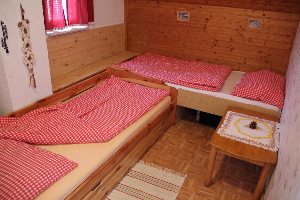 Mekina Guesthouse Maribor Room photo